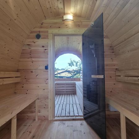 Loft Apartment Mit Grosser Badewanne A Mugeln Luaran gambar