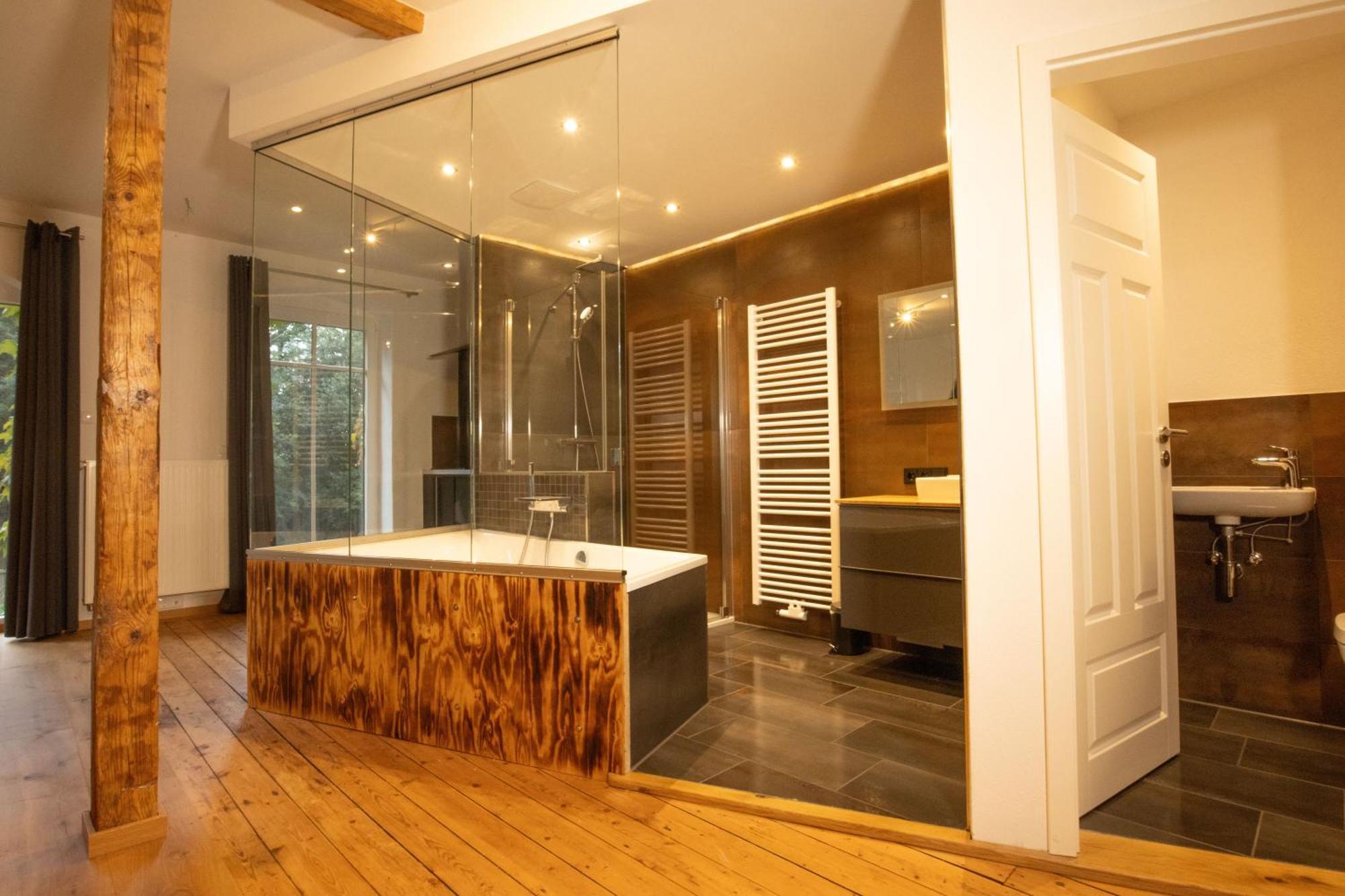 Loft Apartment Mit Grosser Badewanne A Mugeln Luaran gambar