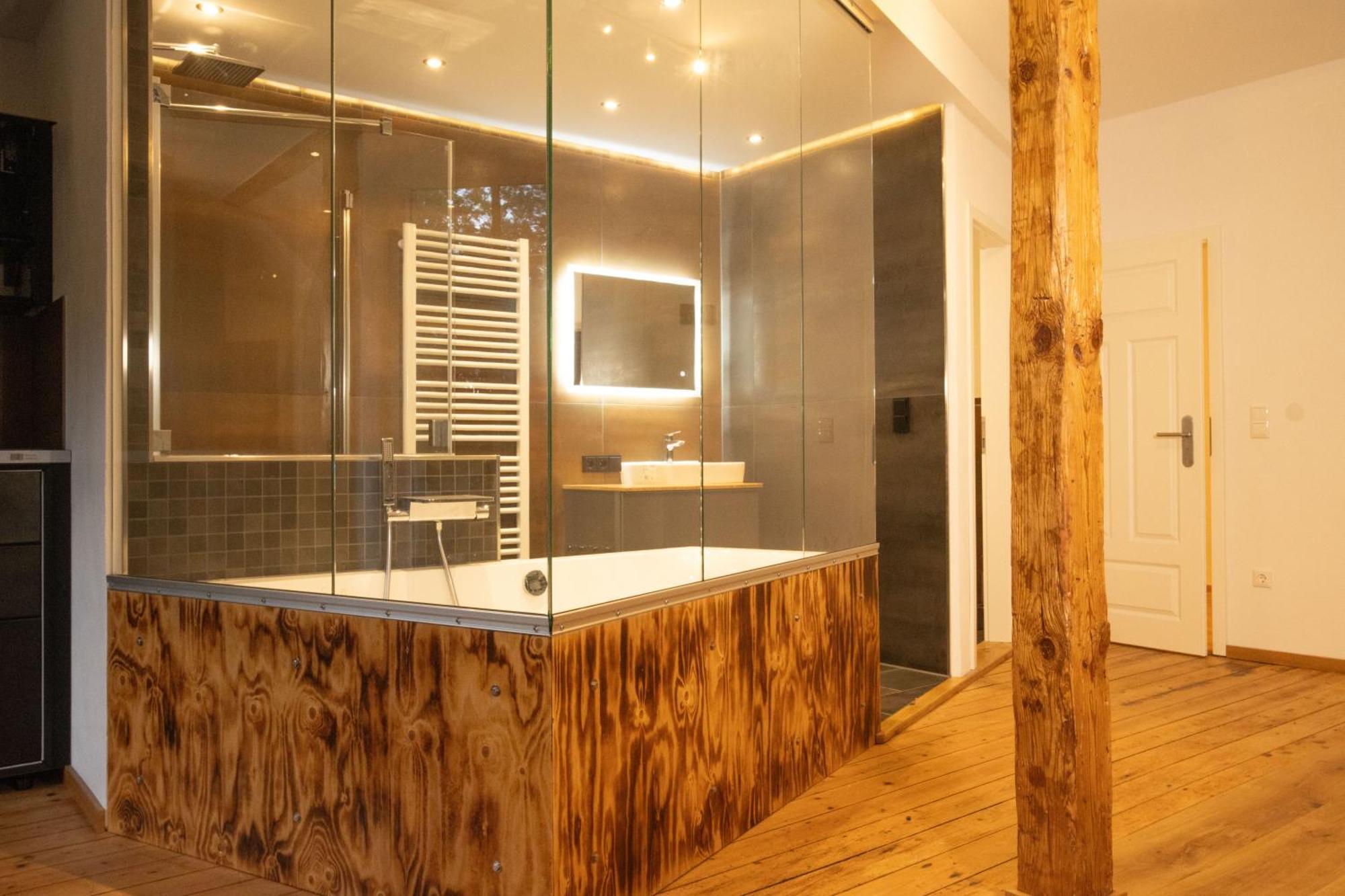 Loft Apartment Mit Grosser Badewanne A Mugeln Luaran gambar