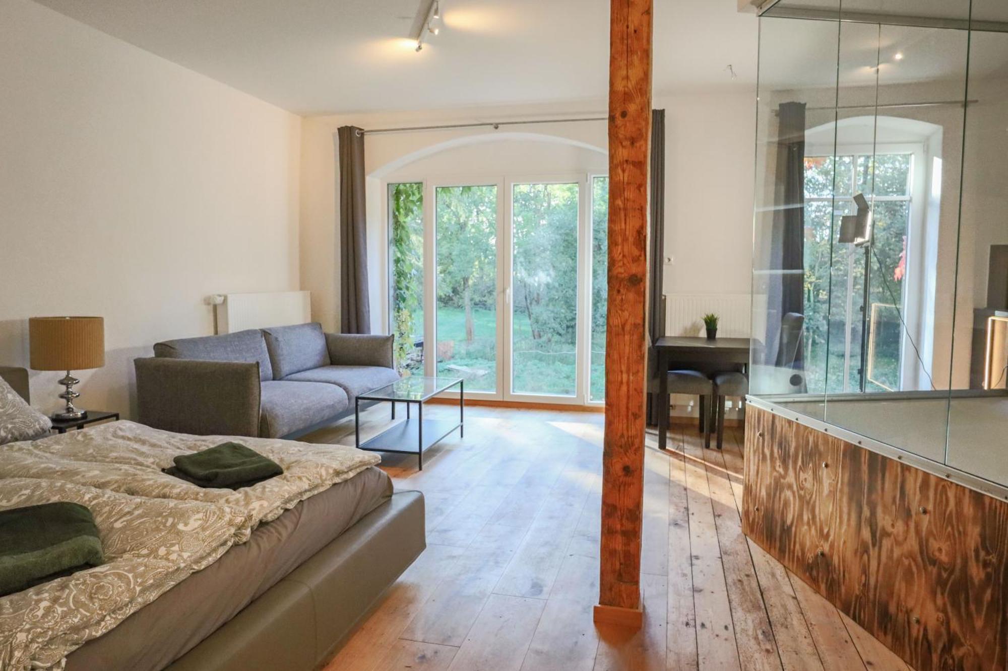 Loft Apartment Mit Grosser Badewanne A Mugeln Luaran gambar